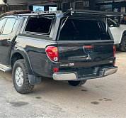 Экспедиционный кунг на L200 Mitsubishi. Служит надёжной защитой груза от дождя, снега, ветра и других неблагоприятных погодных условий. Кроме того, кунг предотвращает кражу груза, затрудняя доступ к нему для посторонних лиц.⭐⭐⭐⭐⭐